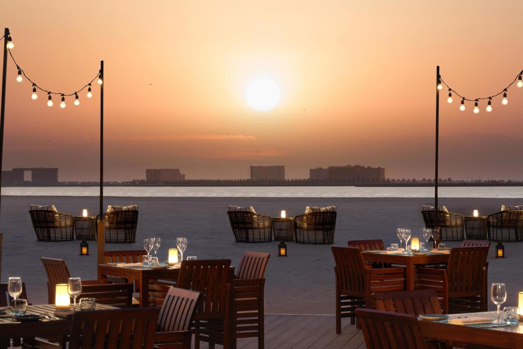 The Ritz-Carlton Ras Al Khaimah, Al Hamra Beach Hotel ภายนอก รูปภาพ