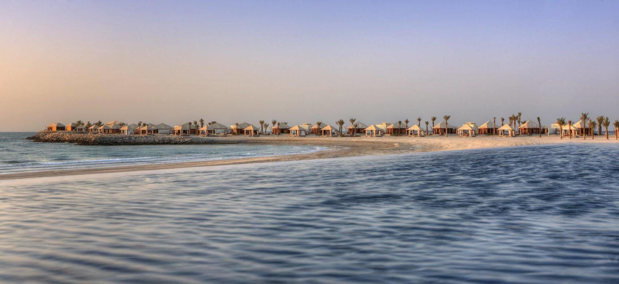 The Ritz-Carlton Ras Al Khaimah, Al Hamra Beach Hotel ภายนอก รูปภาพ